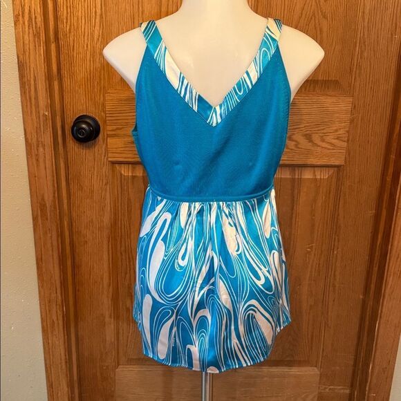 BEBE 2B Y2K Silk Swirl V-Neck Tank Top - Picture 8 of 9